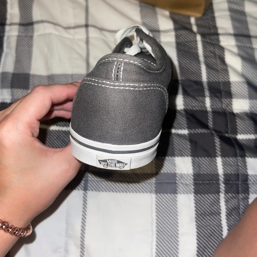 vans - Picture 3 of 4